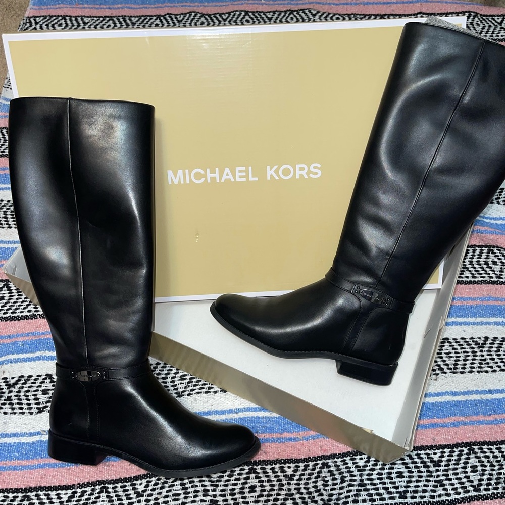 Brand new never worn women’s 9 MK boots!
